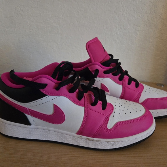 Jordan Shoes - Jordan Pink and White Shoes with Black Details